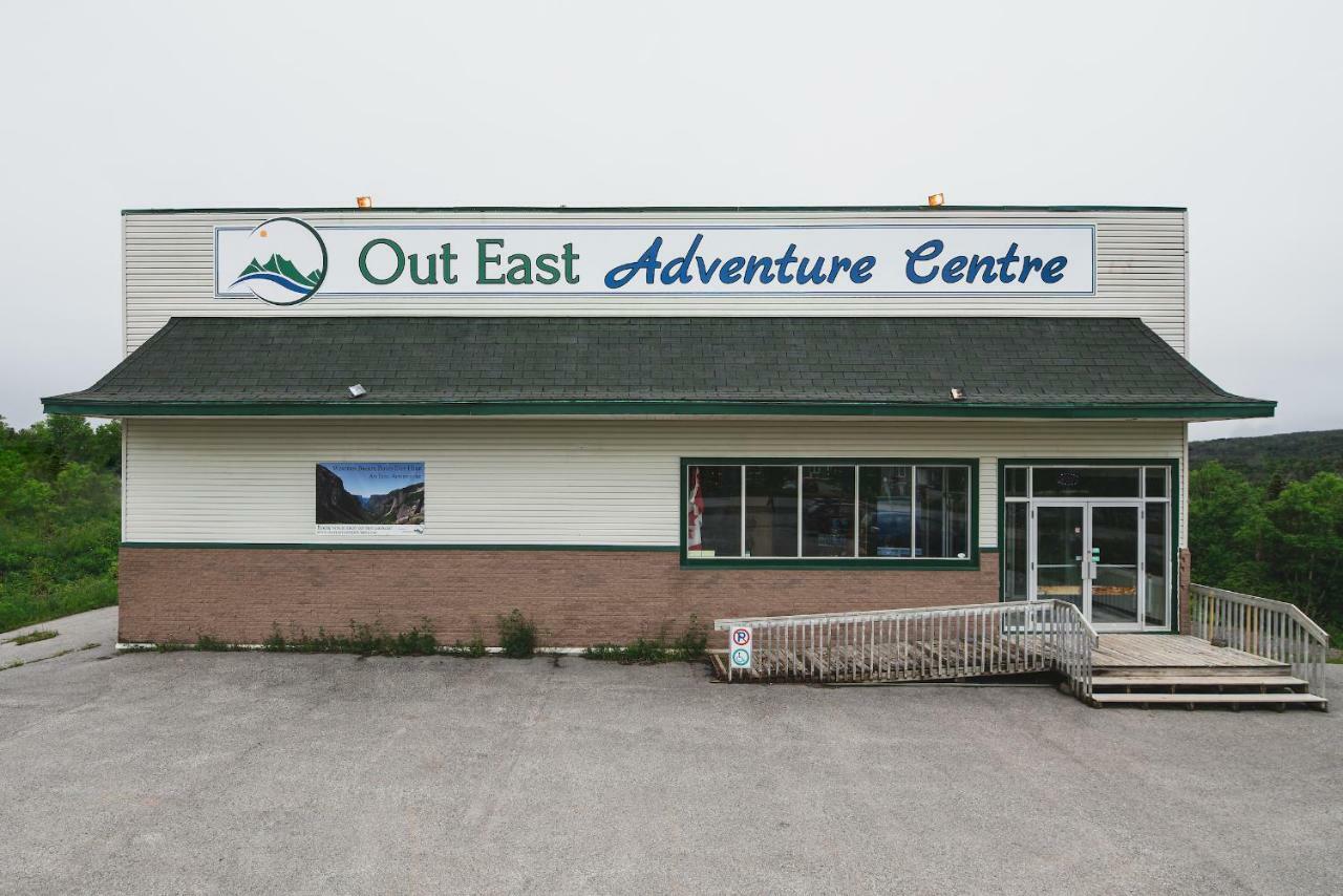 Out East Hostels - Роки Харбър Екстериор снимка